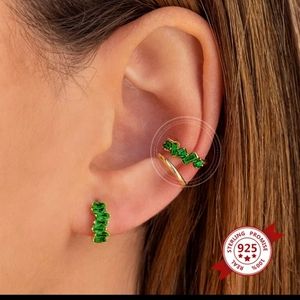 Green Stone Ear Cuff (S925) Almost all photos taken by me.
